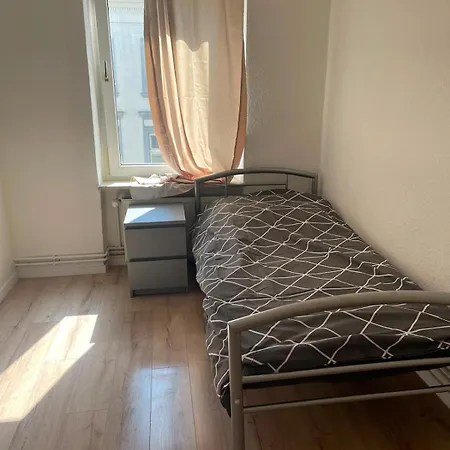 2026 Renovated 2 Bedroom With 4 Beds *